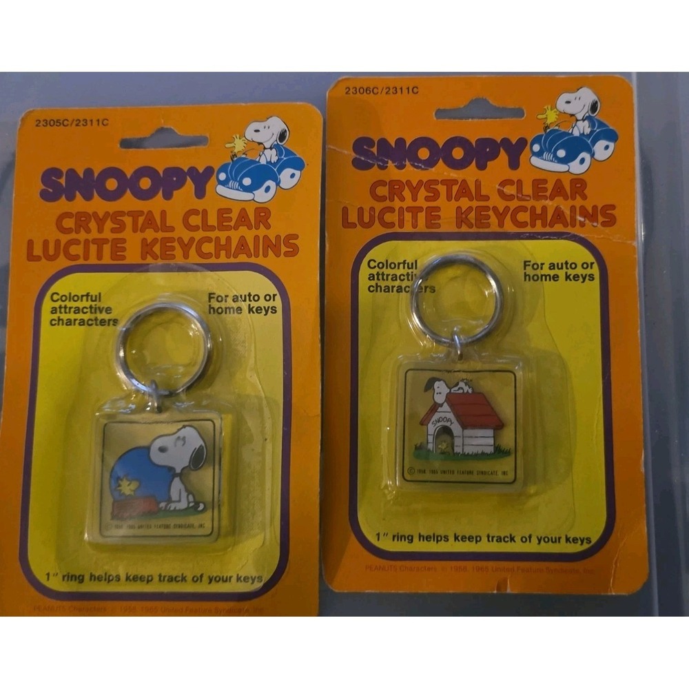 Vintage Snoopy 1965 Crystal Clear Lucite Keychain (made in Taiwan) (SEALED)lot 2
